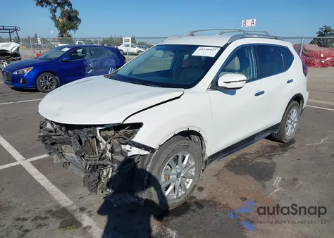 2017 Nissan Rogue Sv z USA, uszkodzony, nr VIN KNMAT2MT5HP540104